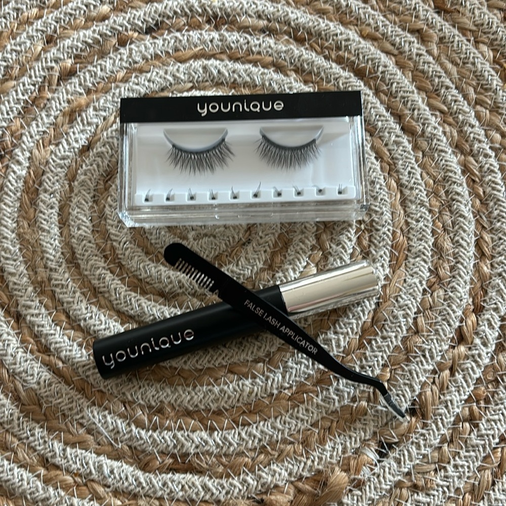 Younique magnetic lashes